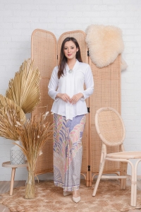 AS-IS Classic Kebaya Batik in White (TOP)